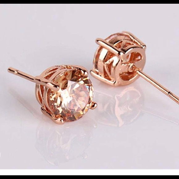 Jewelry - crystal eternity stud earring